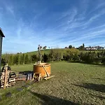 Tiny House Abenteuer Mit Hot Tub Scharten