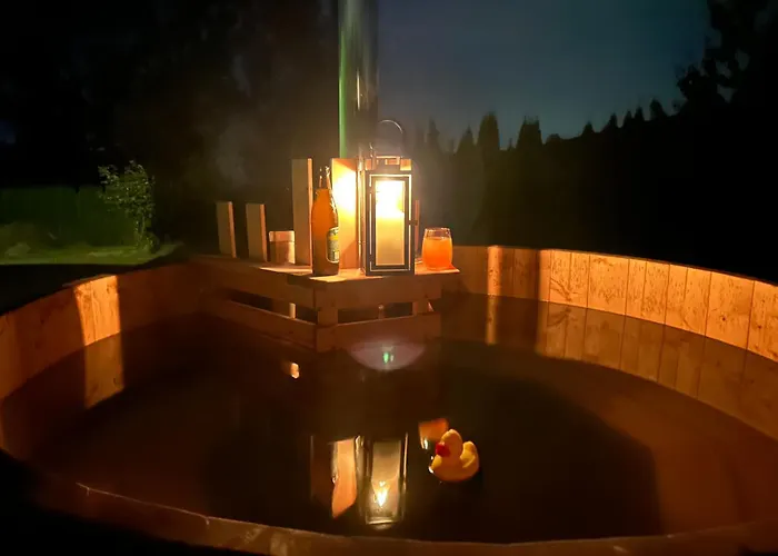 Tiny House Abenteuer Mit Hot Tub Scharten